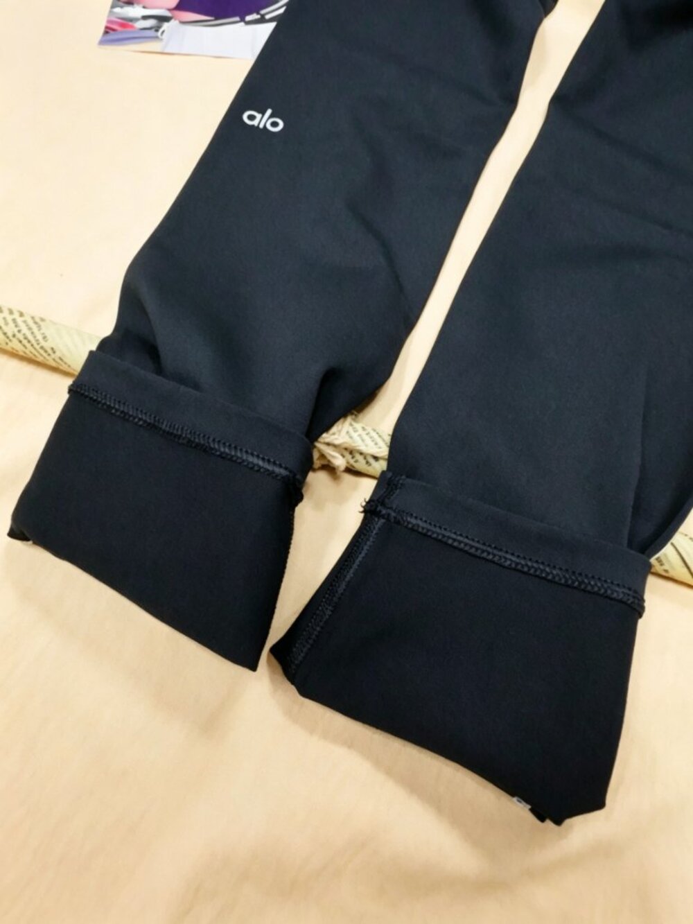 Nwt🏷️Alo Yoga Airbrush High-Waist Heart Throb Legging Black/White✨ - Picture 9 of 16